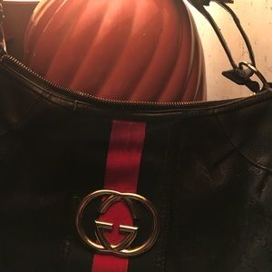 Gucci Purse/Welling to trade for Yeezys/Calabasas